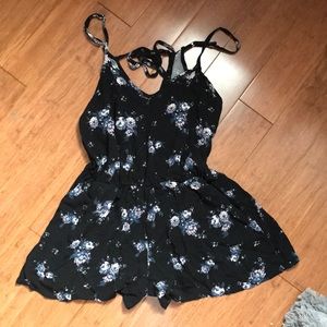 Black/Flower print romper